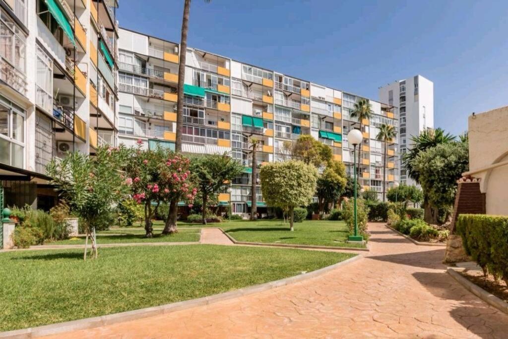 Beautiful Sea Views Cozy Apartment 350 M From Beach Benalmádena Esterno foto